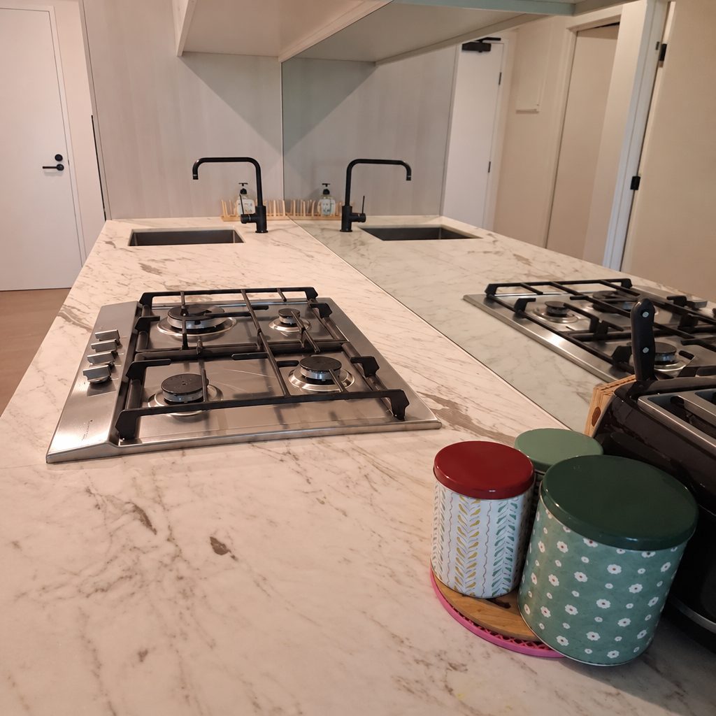 Marble kitchen benchtop sparkling clean after a JML deep clean
